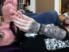 Amateur Foot Fetish Girlfriend Sucks and gives a Footjob