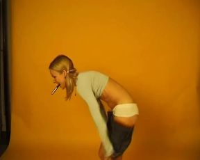 Jana&#039;s first casting a teen masturbating her blonde pussy