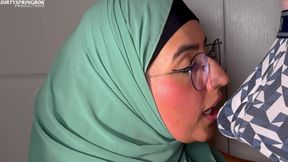 Hijabi Aaliyah Yasin Gives a Super Sloppy Blowjob