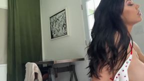 Ultima aventură cu plăcintă cu cremă cu mama vitregă busty