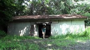 JAPANESE BABE MOANS AS SHE BOUNCES PUSSY ON A MASSIVE COCK